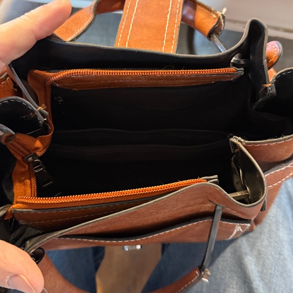 Stylish Brown Real Leather Shoulder Bag from Boutique - Picture 5 of 9